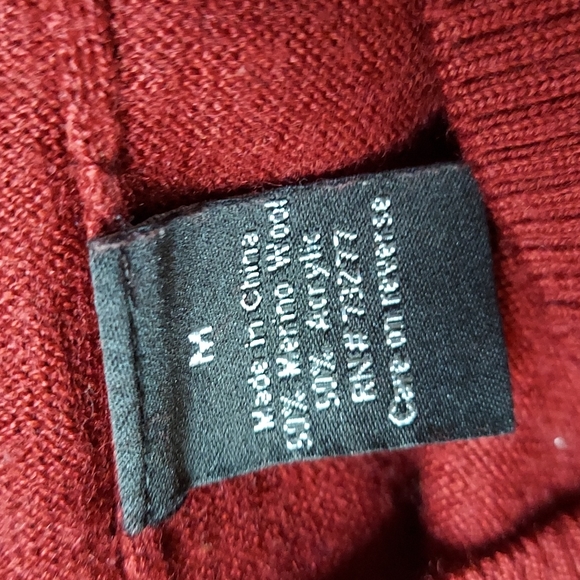 EUC Apt 9 size M gray and burgundy argyle sweater - Picture 4 of 5